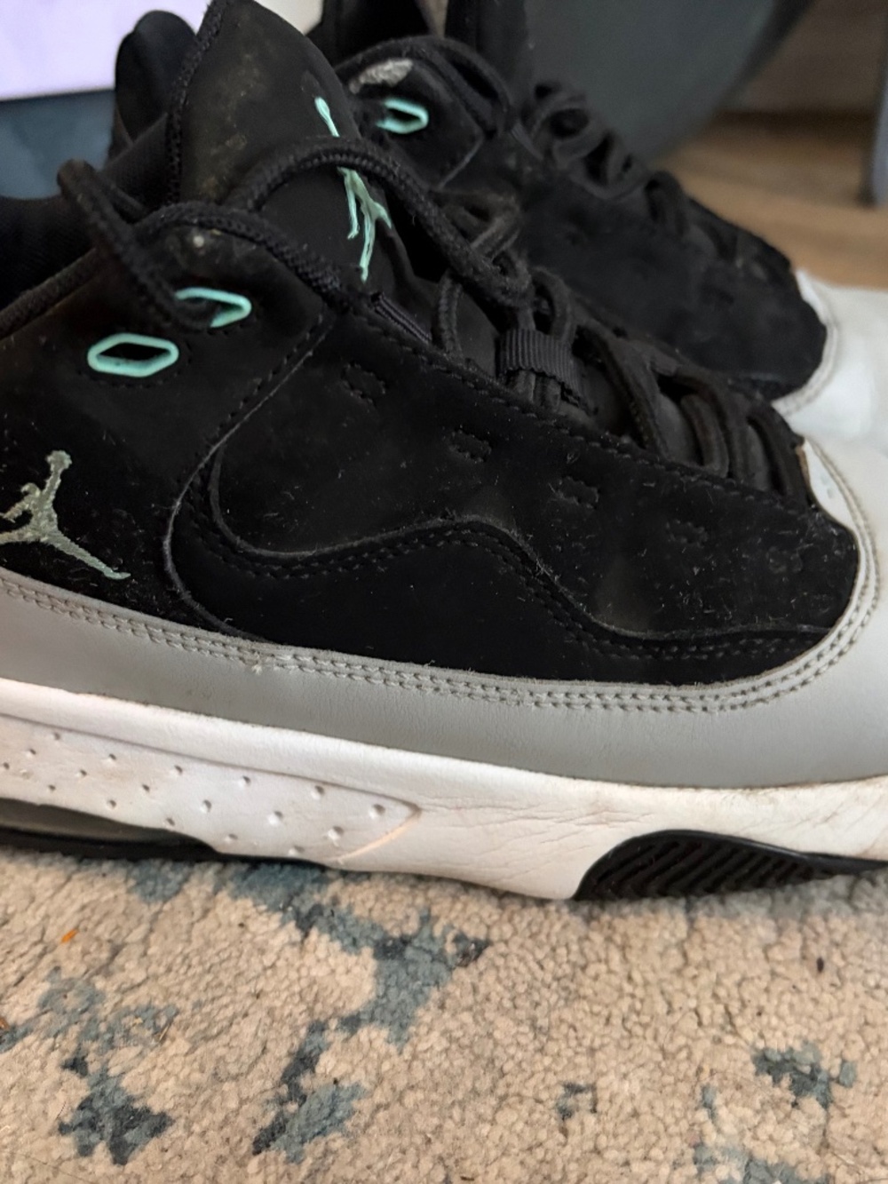 Air Jordan max Aura 2 (GS) Black Tropical Twist ( youth 3.5 / women’s  5-5.5 )
